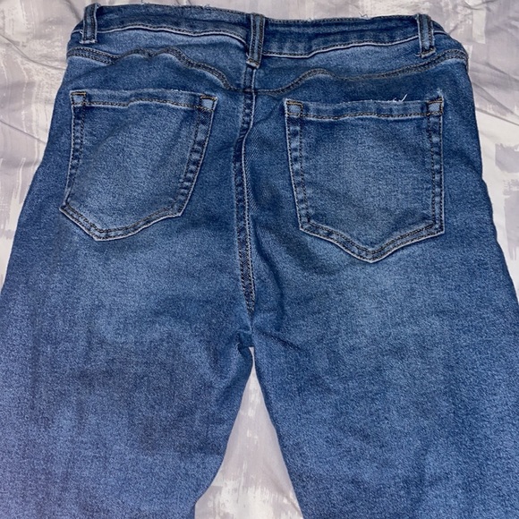 Forever 21 Ripped Jeans - Picture 4 of 4